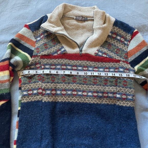 ‘Handcut’ sweater by Preloved (EUC), size small - Picture 2 of 6